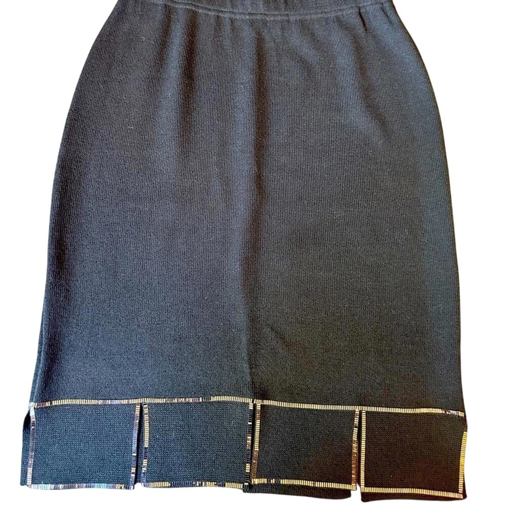 Stylish Black Knit Skirt by St. John - Size 4
